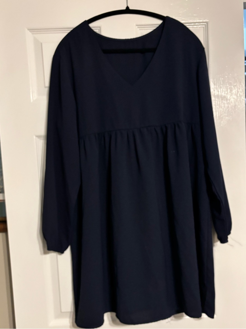 Women's Navy V-Neck Long Sleeve Tunic Top